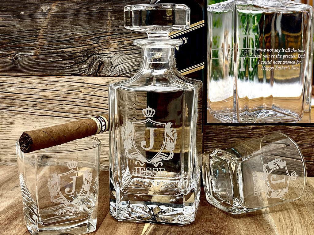 Engraved Whiskey Decanter Gift Set with Glasses – Personalized Christmas Gift for Him, Dad, Husband, or Boyfriend
