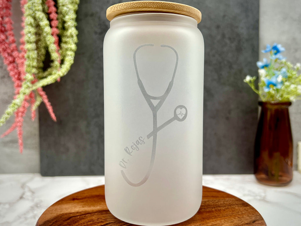 Nurse Engraved Can Glasses, Personalized Gift for Nurses and Doctors, Iced Coffee Cup with Bamboo Lid and Straw