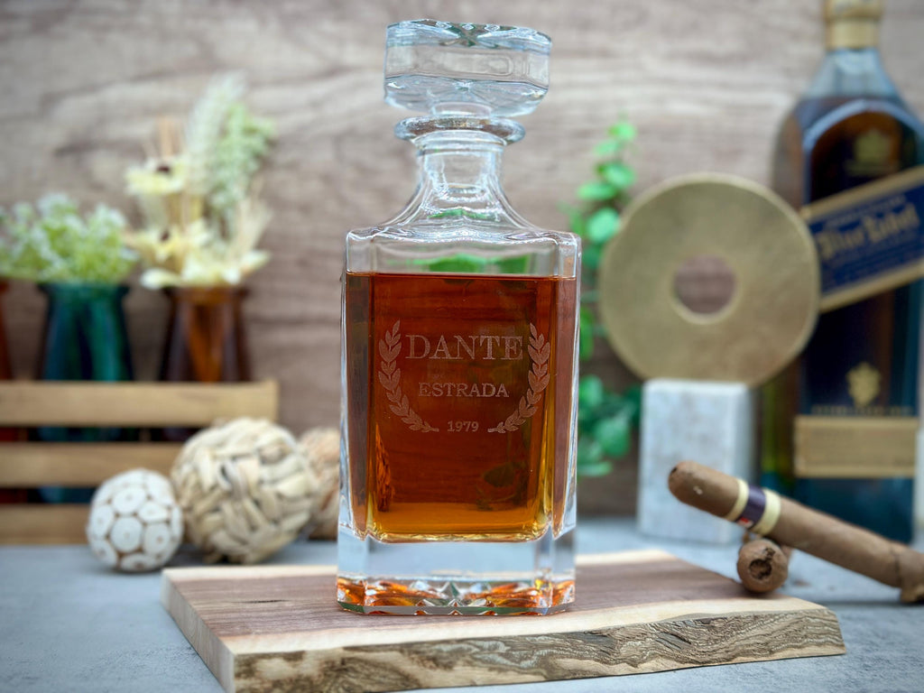 Groomsmen Decanter Set, Personalized Whiskey Decanter, Engraved Whiskey Glasses, Christmas Gift For Men, Gift For Husband, Gift for Dad.