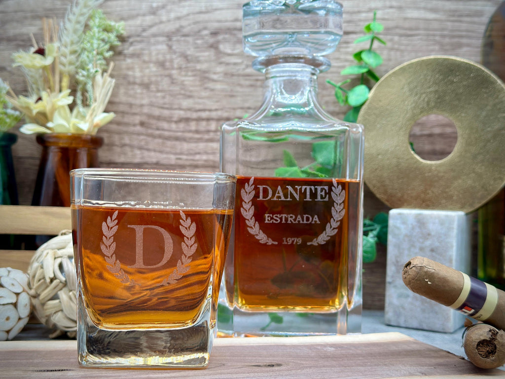 Groomsmen Decanter Set, Personalized Whiskey Decanter, Engraved Whiskey Glasses, Christmas Gift For Men, Gift For Husband, Gift for Dad.