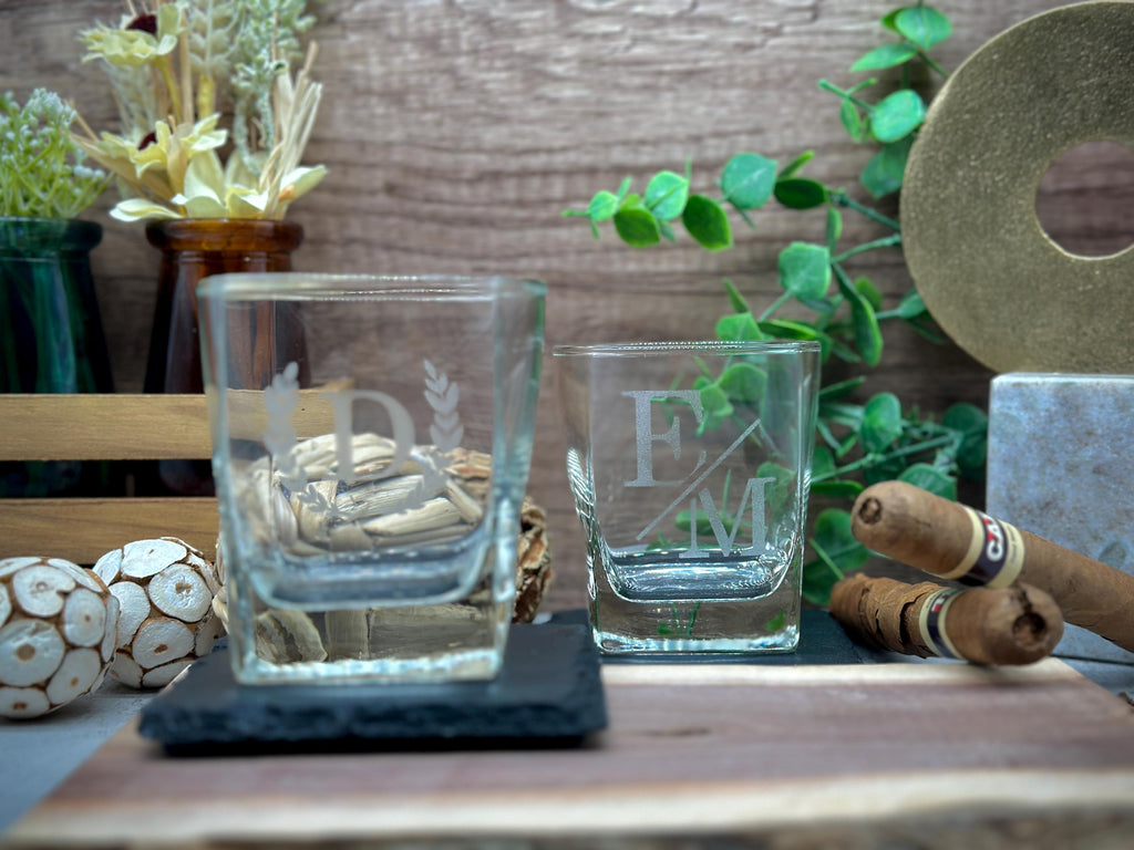 Groomsmen Decanter Set, Personalized Whiskey Decanter, Engraved Whiskey Glasses, Christmas Gift For Men, Gift For Husband, Gift for Dad.