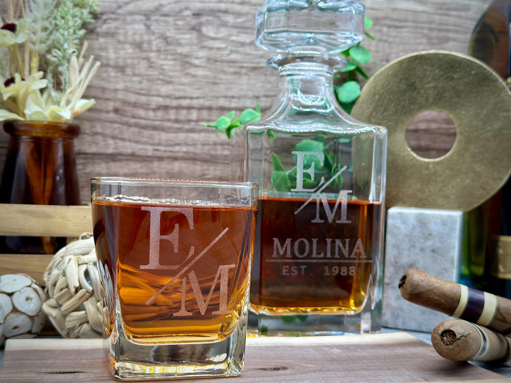 Groomsmen Decanter Set, Personalized Whiskey Decanter, Engraved Whiskey Glasses, Christmas Gift For Men, Gift For Husband, Gift for Dad.