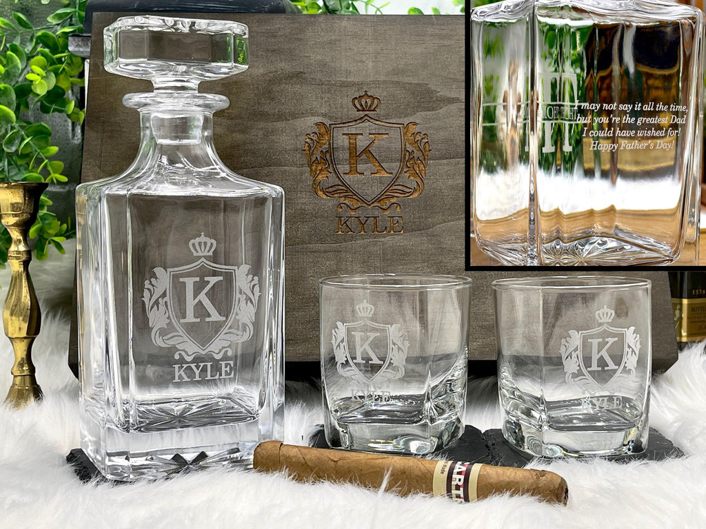 Engraved Whiskey Decanter Gift Set with Glasses – Personalized Christmas Gift for Him, Dad, Husband, or Boyfriend