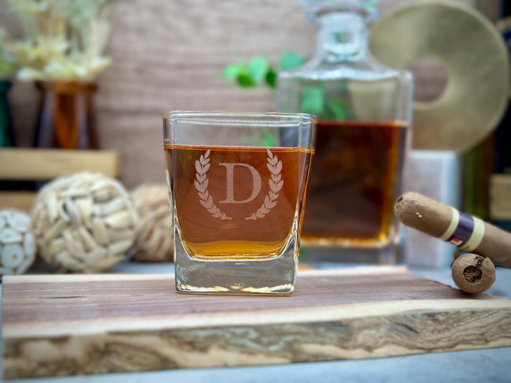 Groomsmen Decanter Set, Personalized Whiskey Decanter, Engraved Whiskey Glasses, Christmas Gift For Men, Gift For Husband, Gift for Dad.