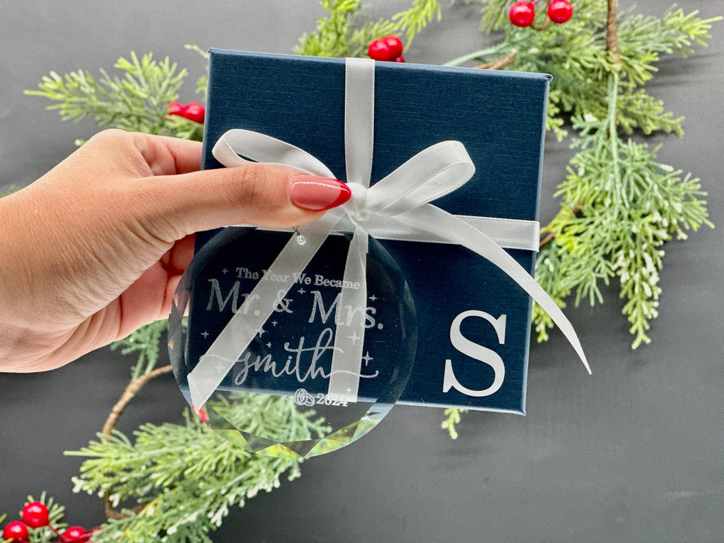 Personalized First Christmas Ornament for Married Couple, Custom Glass Ornament with Gift Box, Newlywed Holiday Keepsake for 2025