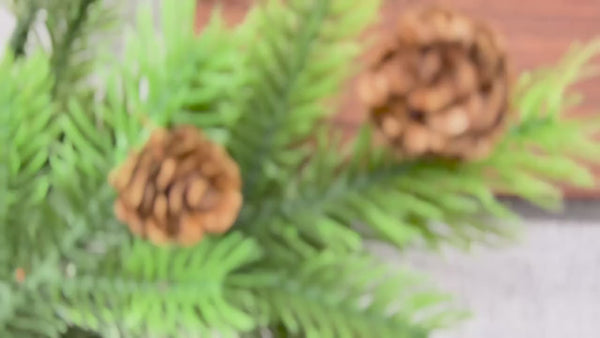 Personalized Christmas Cutting Board, Engraved Holiday Gift for Couple or Family, Custom Bamboo Board for Holiday Kitchen Décor