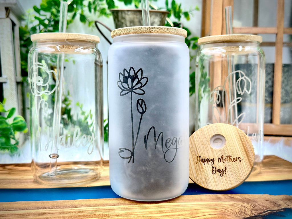 Personalized Birth Month Flower Engraved Can Glass and Bamboo Lid for Bridesmaid Gift Ideas