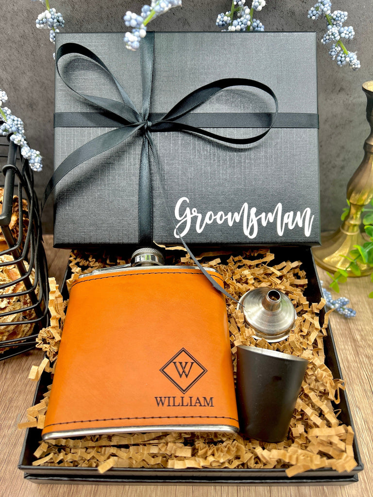 Personalized Flask for Men, Groomsman Gift, Leather Flask, Flask Personalized, Flasks, Bachelor Party Gifts